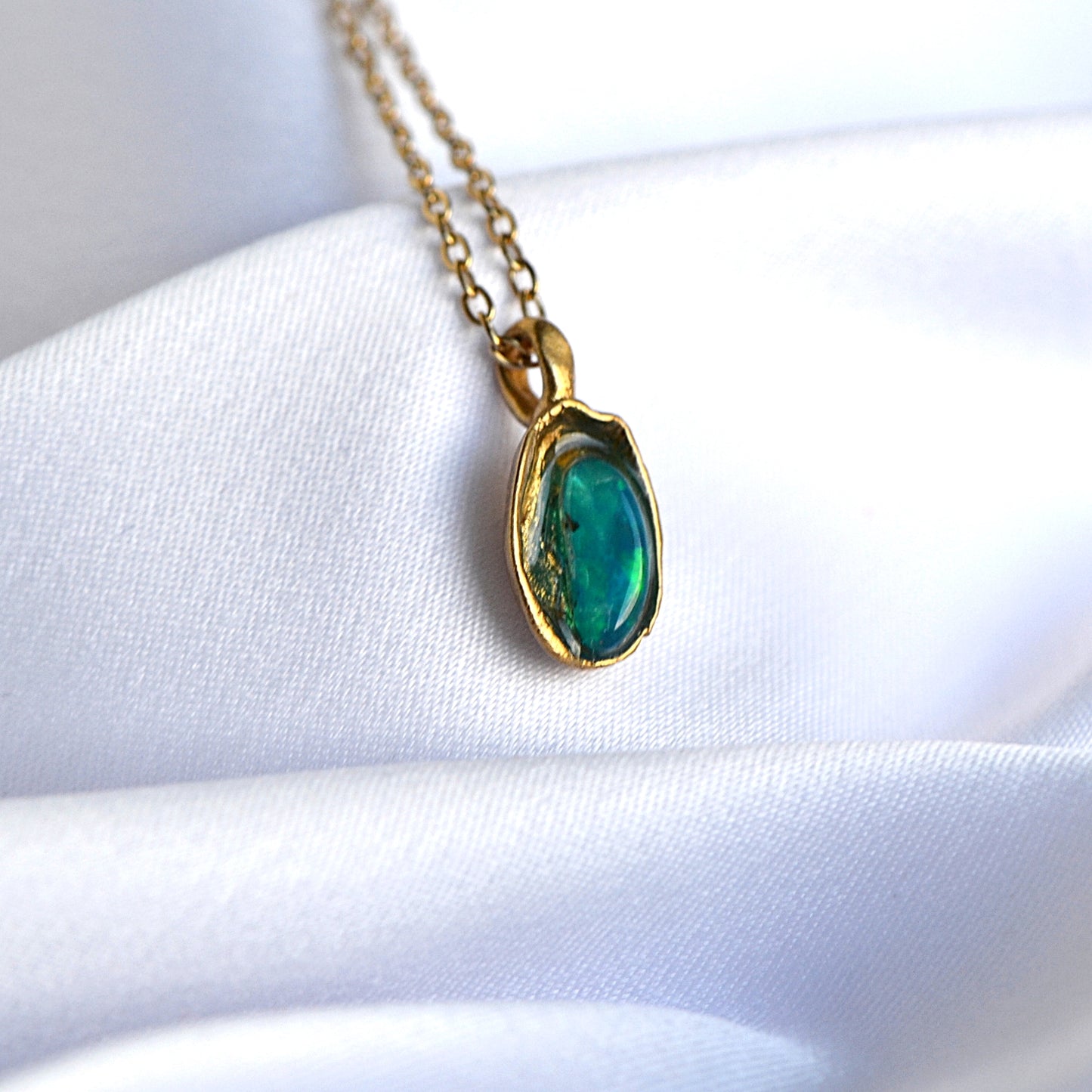 Blaue Opal Halskette