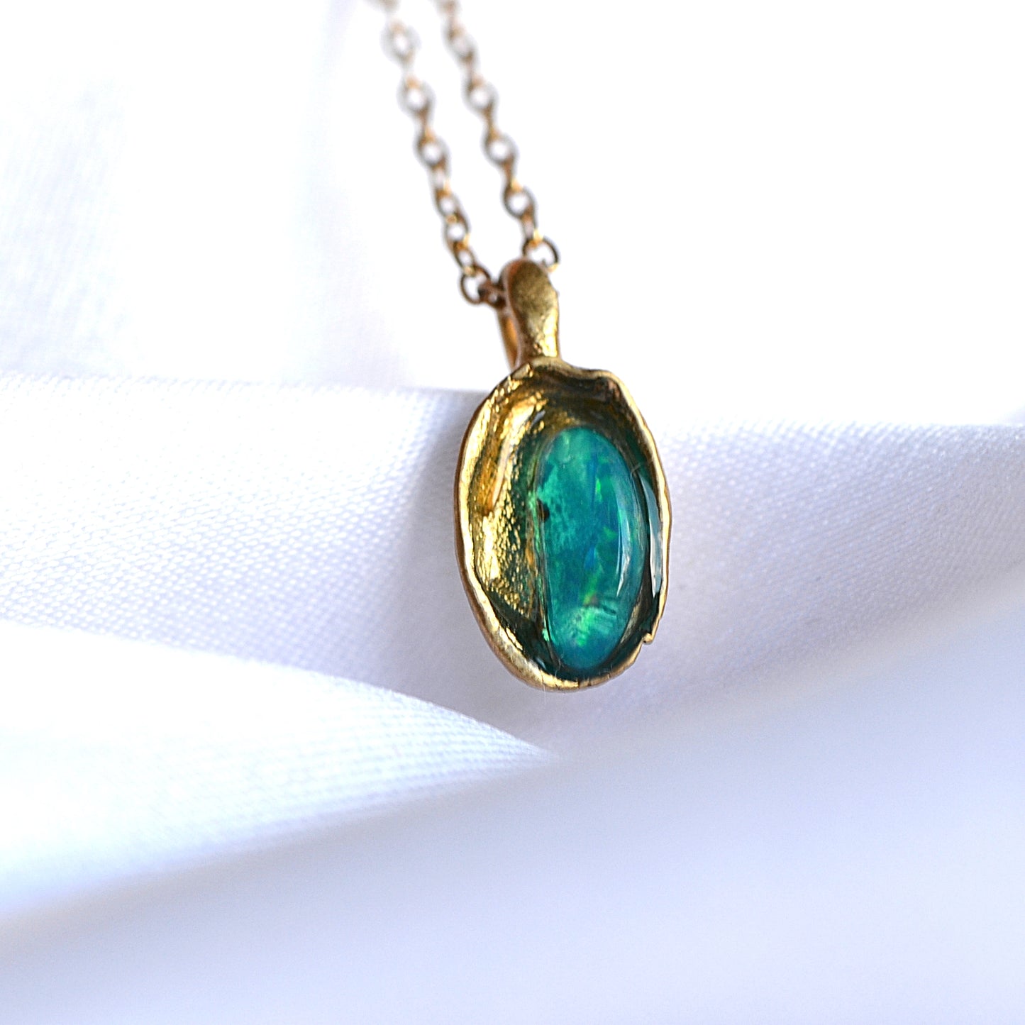 Blaue Opal Halskette