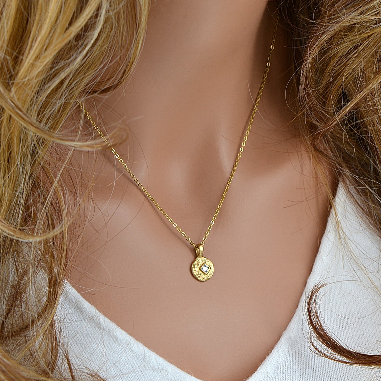 Necklace with square zircon