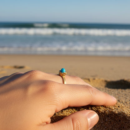 Pierścionek z Niebieskim Opalem