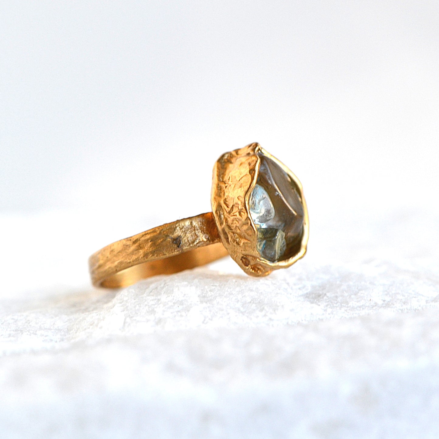 Pierścionek z Kwarcem Błękitnym