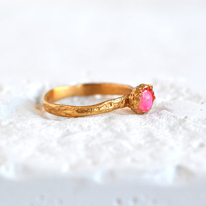 Pierścionek z Różowym Opalem