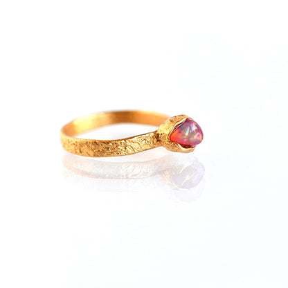 Pierścionek z Różowym Opalem