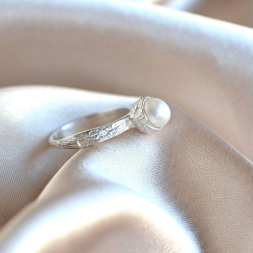 Pierścionek z Małą Perłą