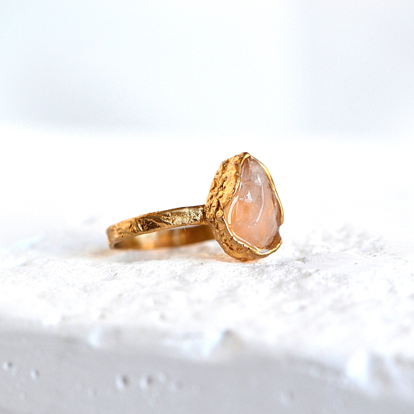 Pierścionek z Różowym Kwarcem