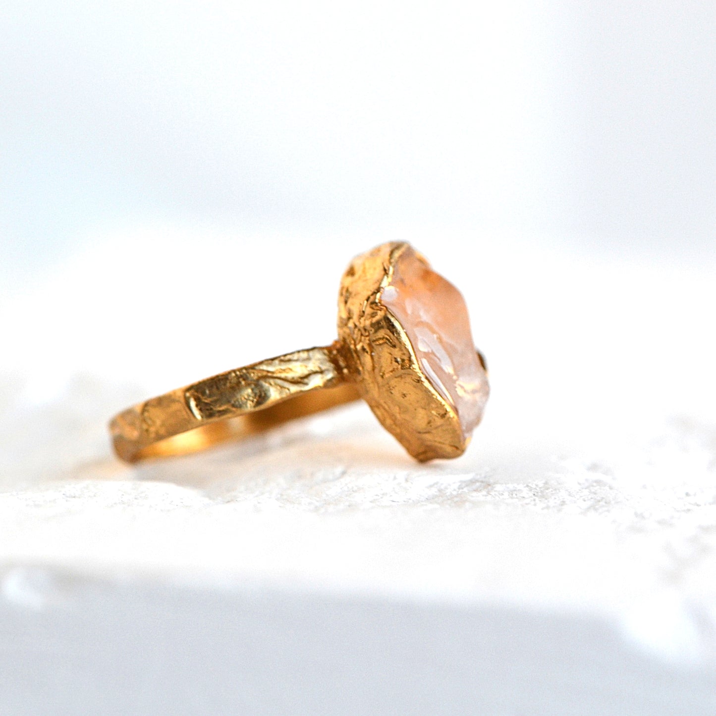 Pierścionek z Różowym Kwarcem