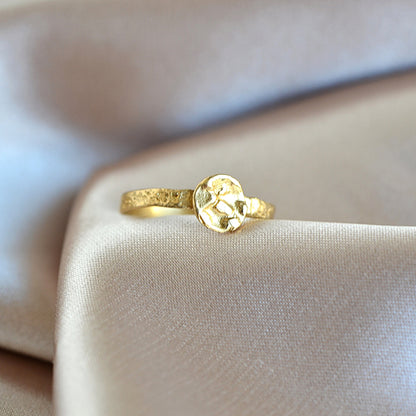 Minimalistischer Ring mit Creole