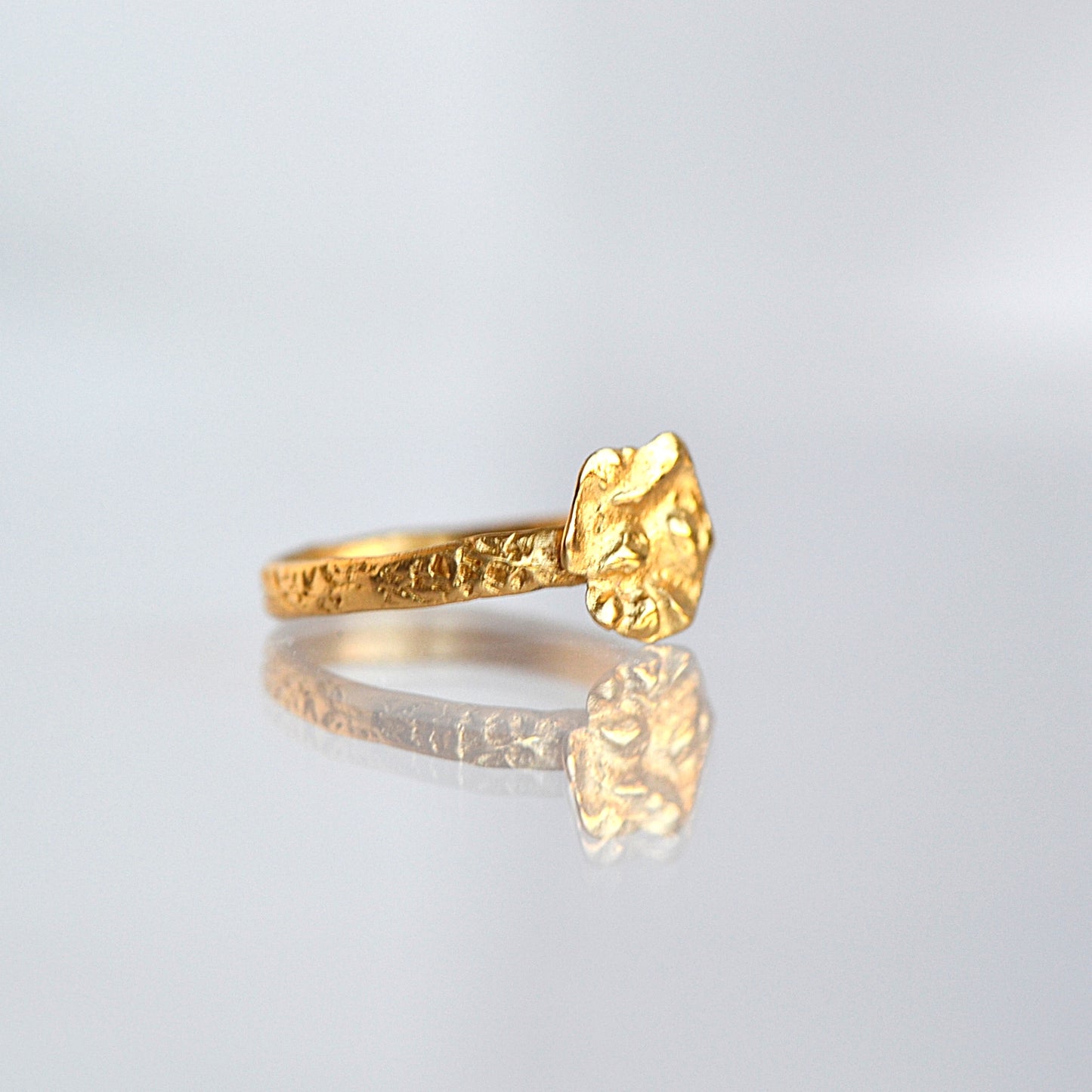 Minimalistischer Ring mit Creole