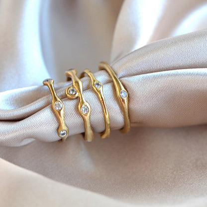 Minimalistyczny Pierścionek z Cyrkoniami