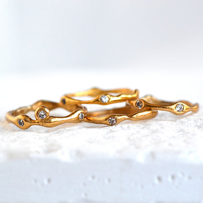 Minimalistyczny Pierścionek z Cyrkoniami