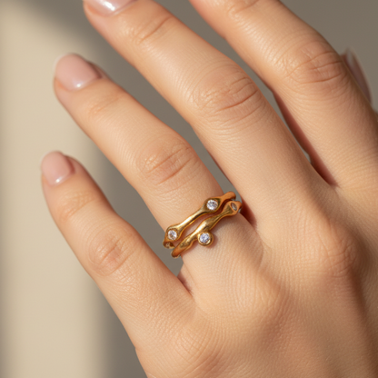 Minimalistyczny Pierścionek z Cyrkoniami