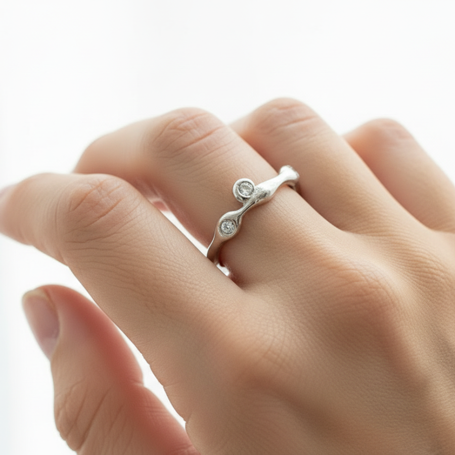 Minimalistyczny Pierścionek z Cyrkoniami