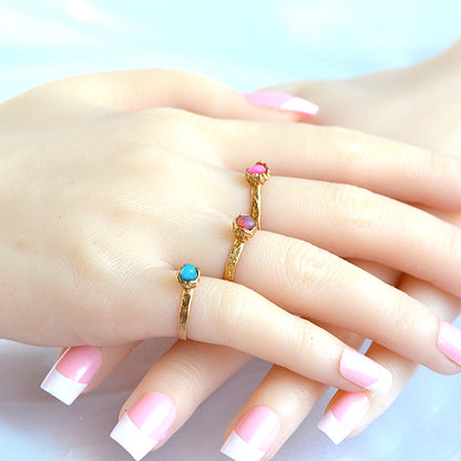 Pierścionek z Niebieskim Opalem