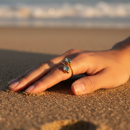 Regulowany Pierścionek z Błękitnym Kwarcem