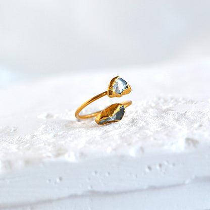 Regulowany Pierścionek z Błękitnym Kwarcem