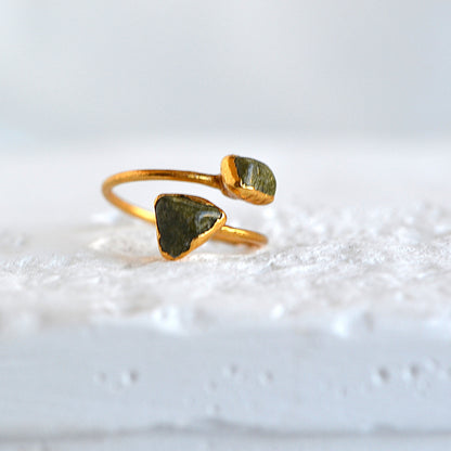Regulowany Pierścionek z Epidotem
