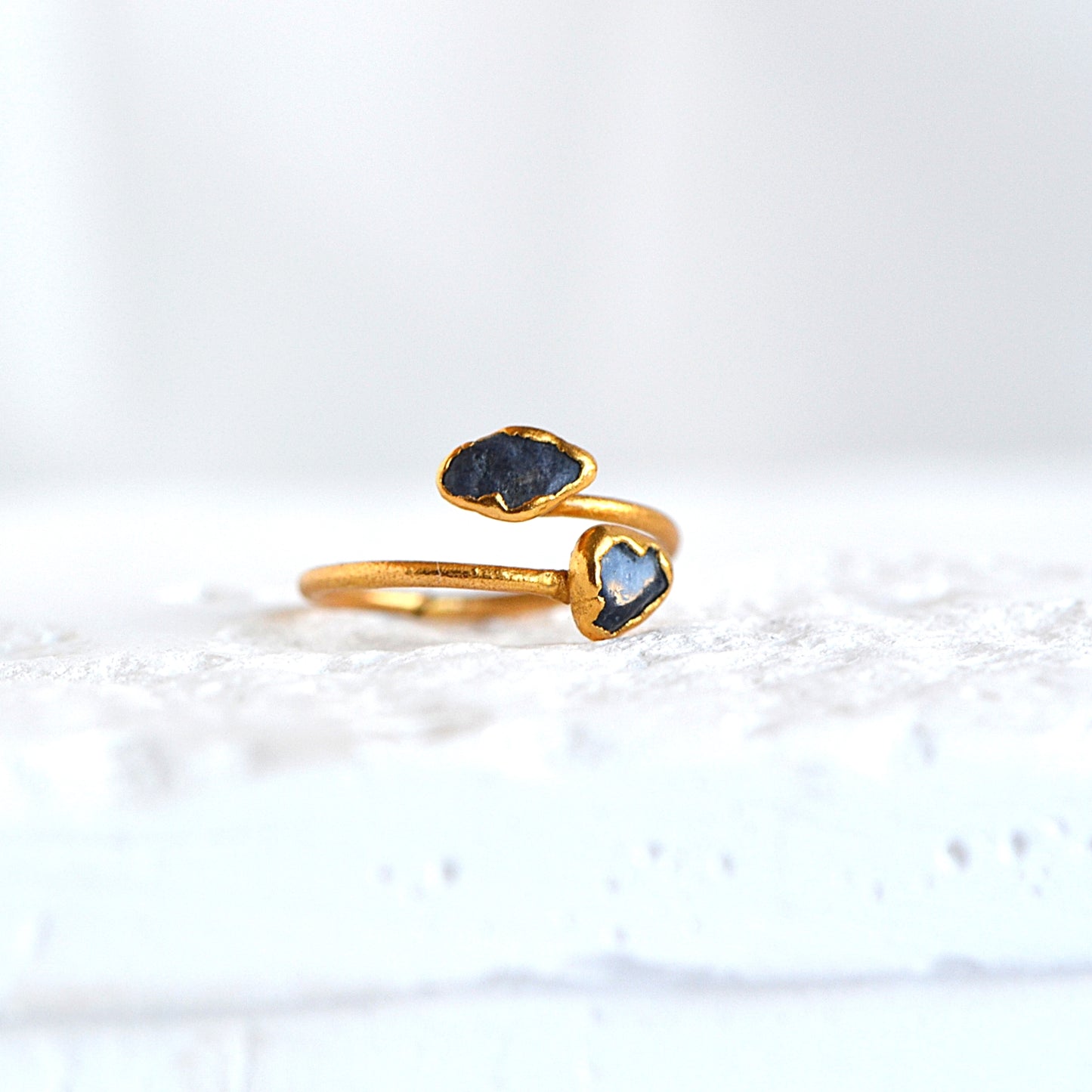 Regulowany Pierścionek z Czarnym Turmalinem