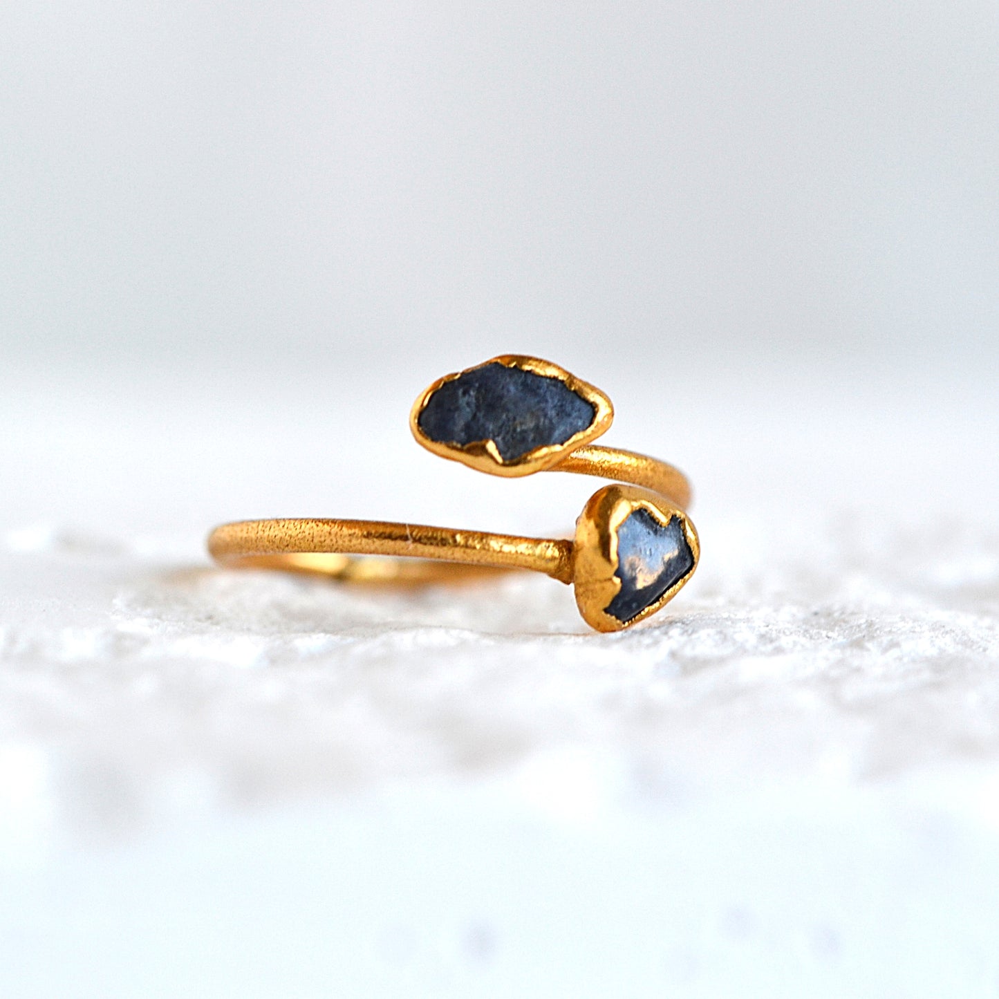 Regulowany Pierścionek z Czarnym Turmalinem