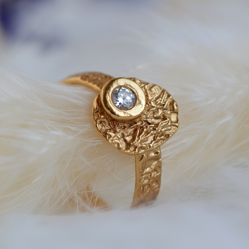 Pierścionek z Cyrkonią