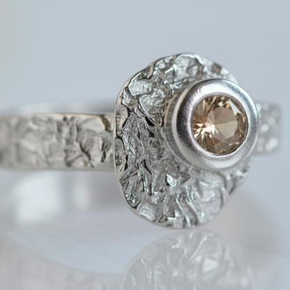 Pierścionek z Cyrkonią