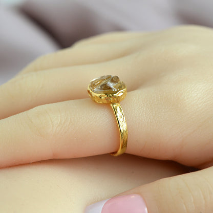 Pierścionek z Kwarcem Dymnym