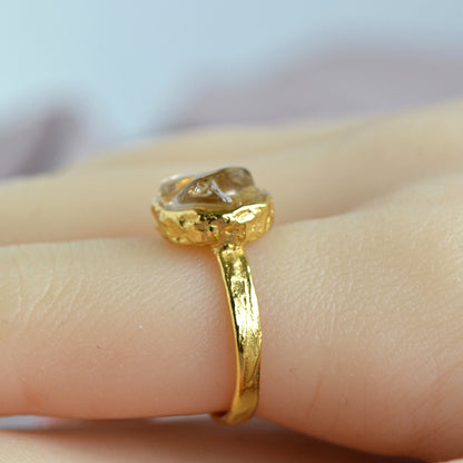 Pierścionek z Kwarcem Dymnym