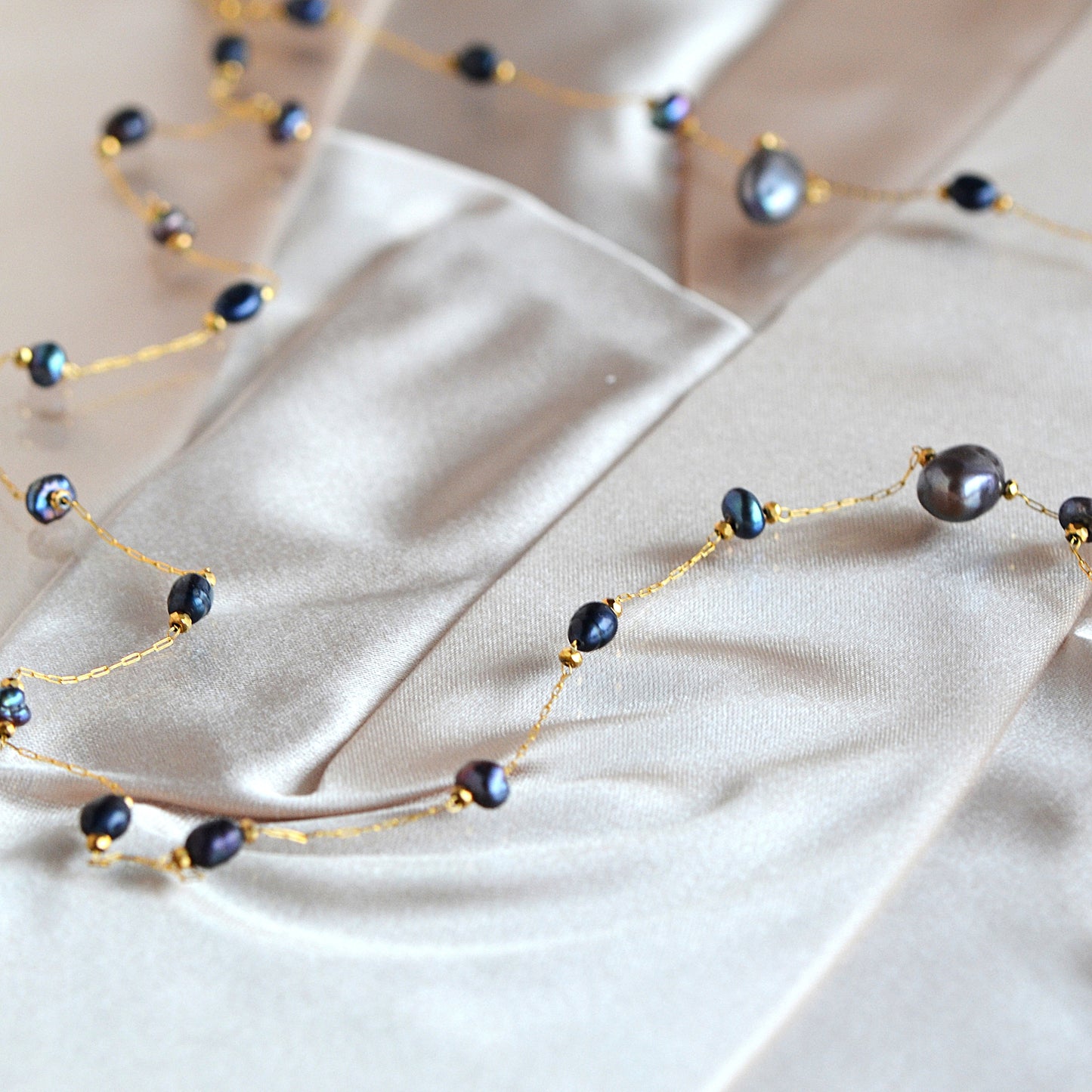 Naszyjnik z Czarnymi Perłami - Wielofunkcyjny