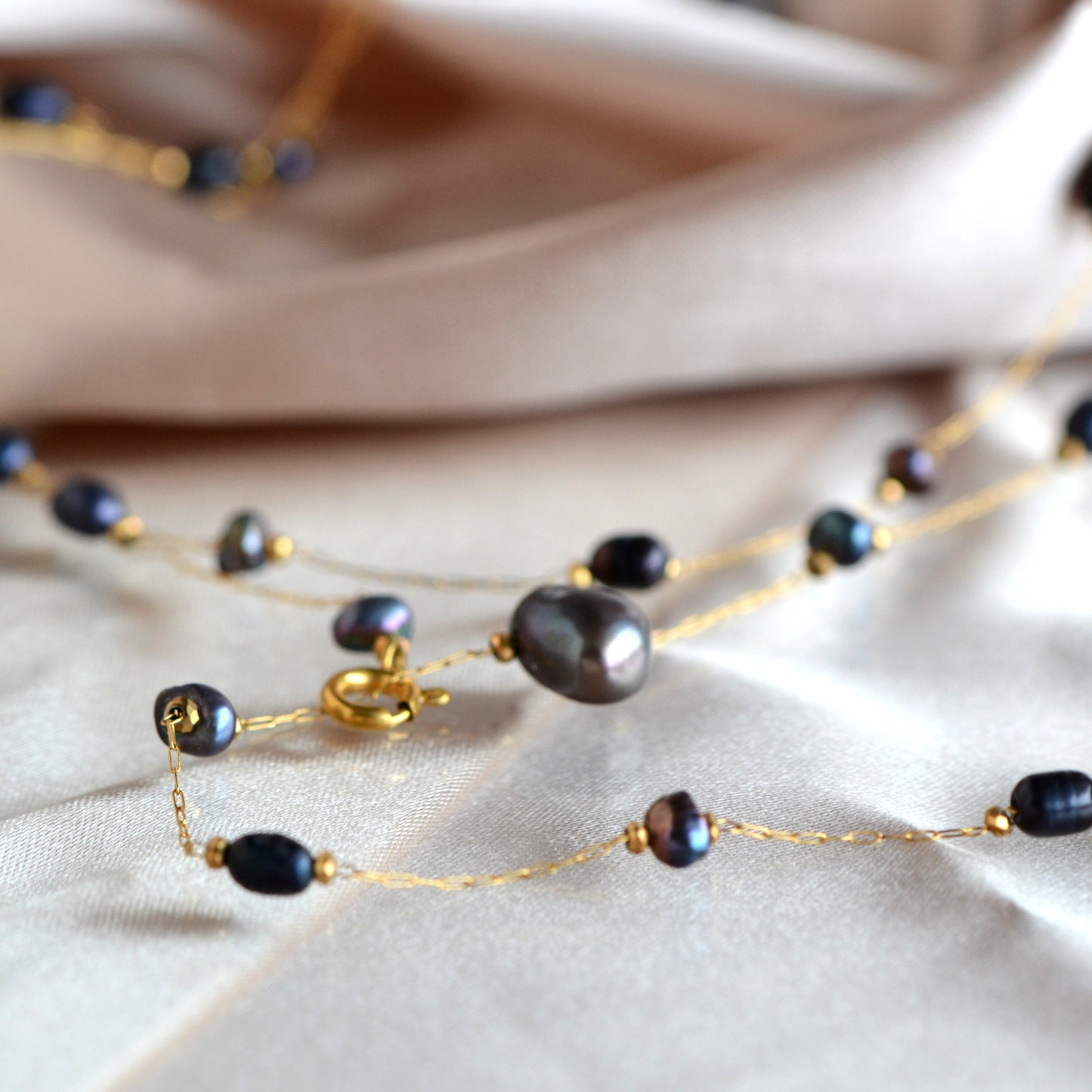 Naszyjnik z Czarnymi Perłami - Wielofunkcyjny