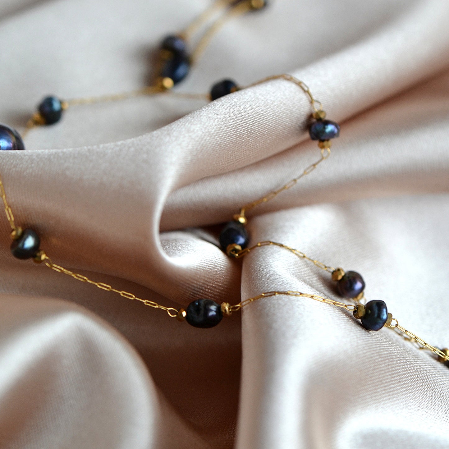 Naszyjnik z Czarnymi Perłami - Wielofunkcyjny