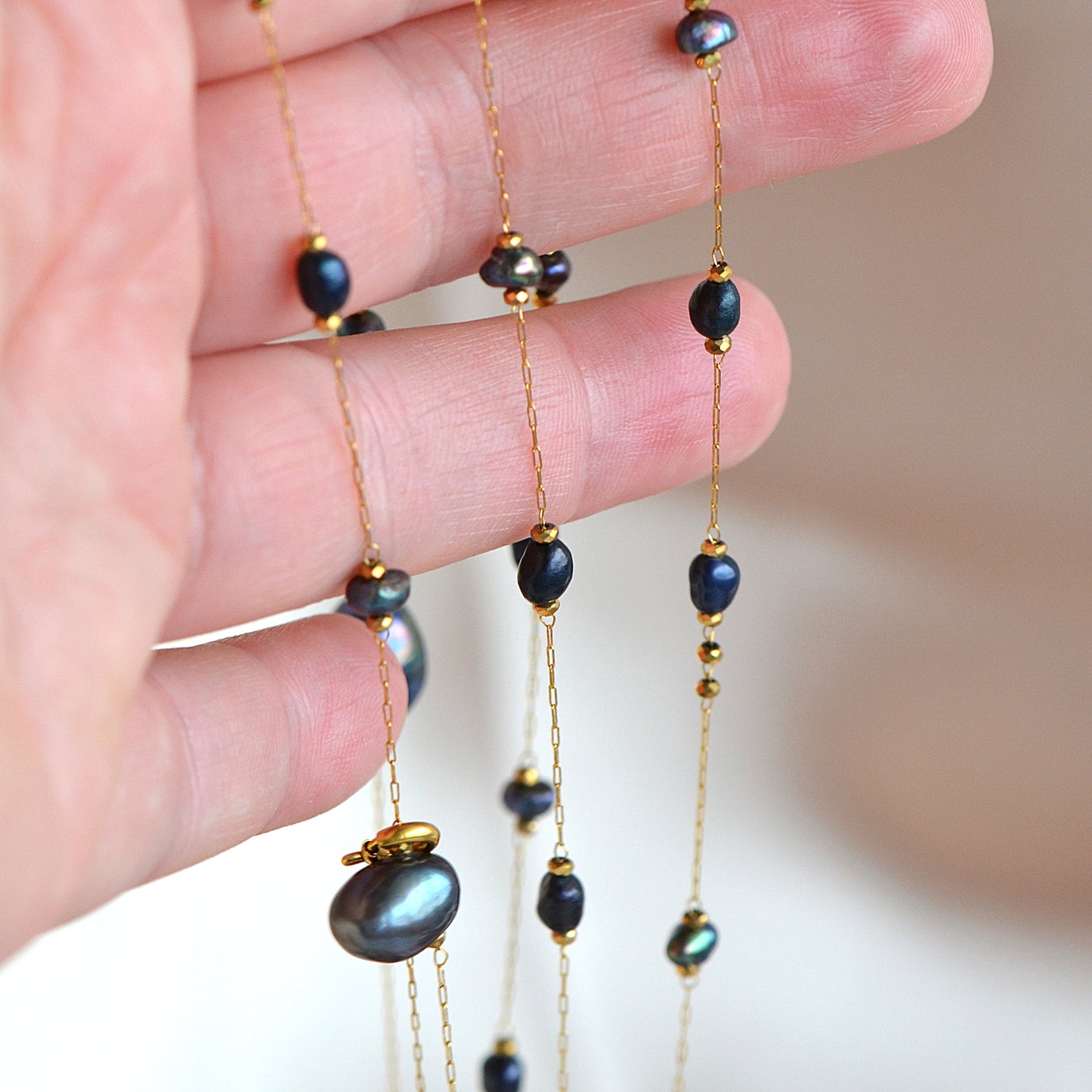 Naszyjnik z Czarnymi Perłami - Wielofunkcyjny