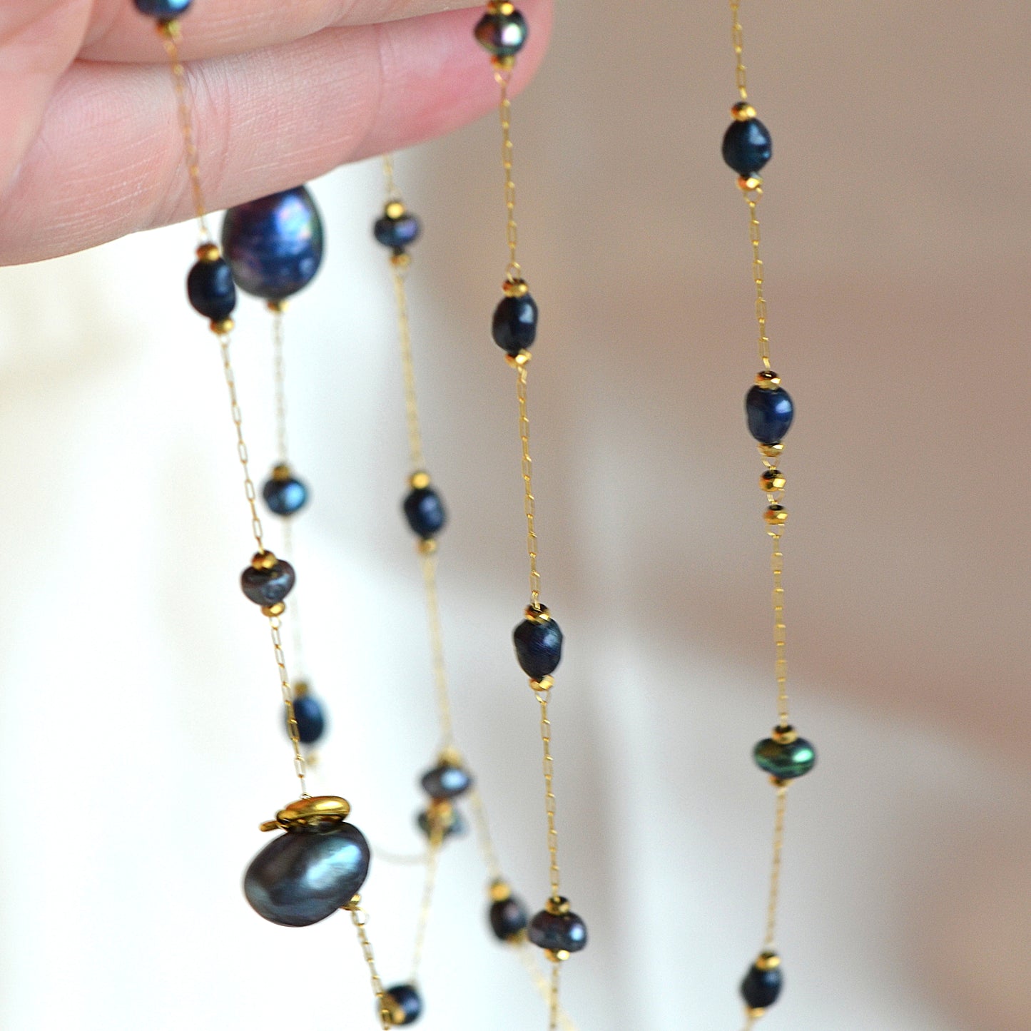 Naszyjnik z Czarnymi Perłami - Wielofunkcyjny