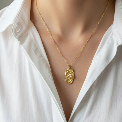 Organic Texture Pearl Necklace