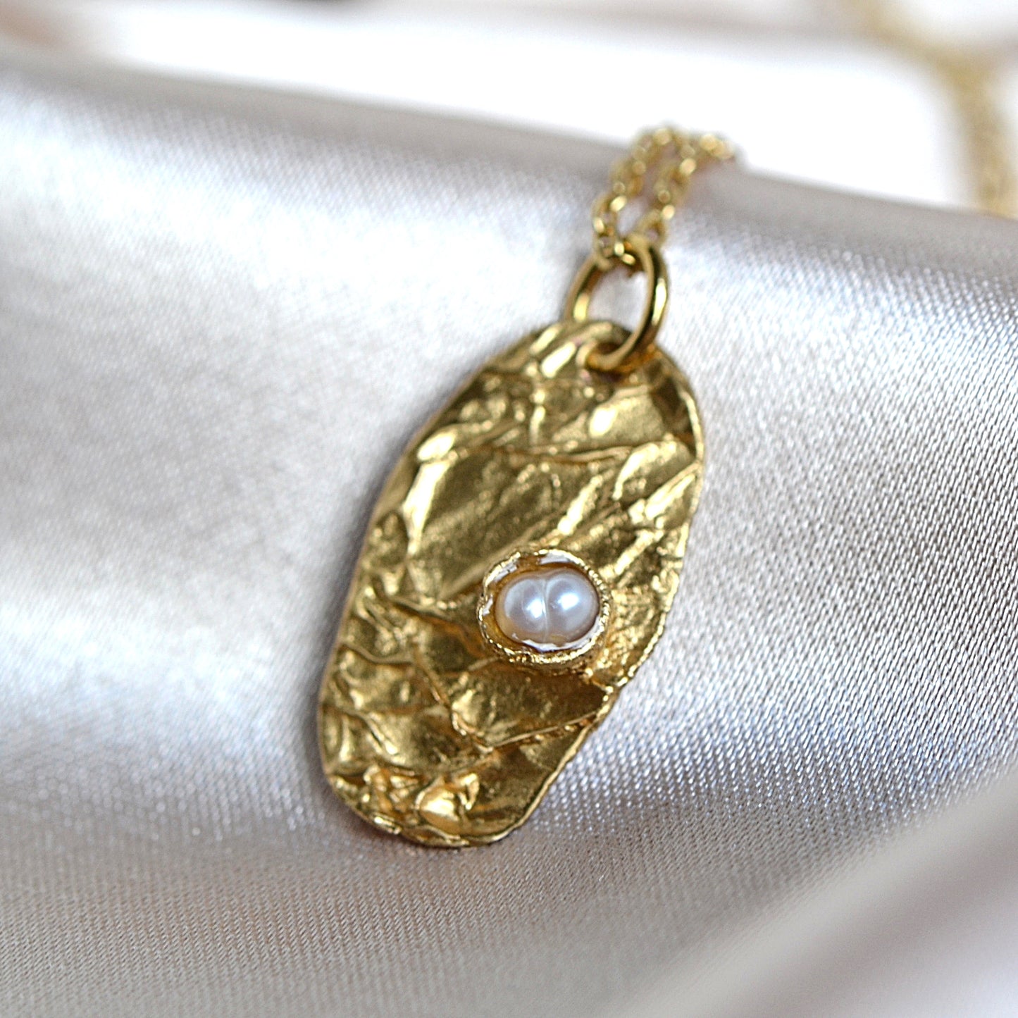 Gold Necklace with Natural Pearl and Paper Texture