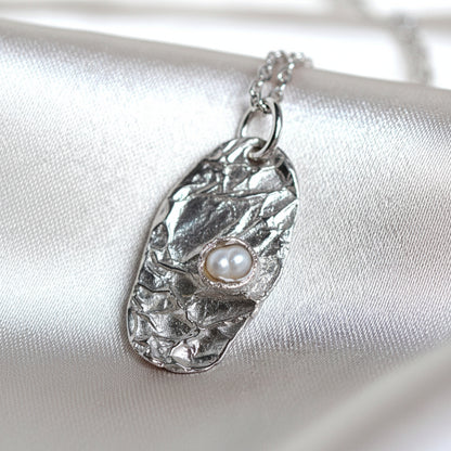 Organic Texture Pearl Necklace