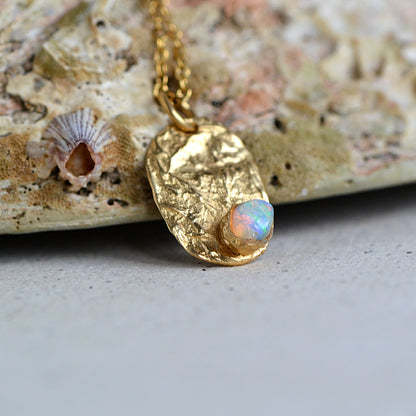 Naszyjnik z Białym Opalem