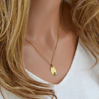 Naszyjnik z Białym Opalem